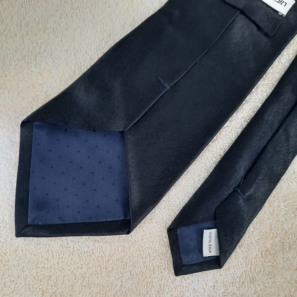 Pierre Cardin Black and Gold Designer Silk Men's Necktie - Picture 6 of 8